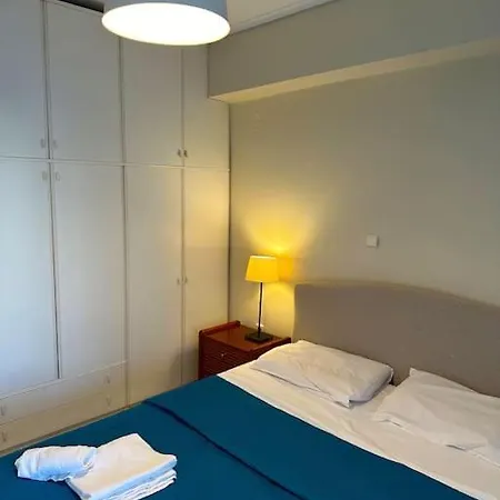2-bedroom Apt Center, With Parking 公寓