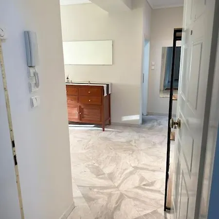 2-bedroom Apt Center, With Parking 公寓 *