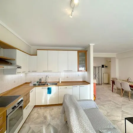2-bedroom Apt Center, With Parking 公寓 *